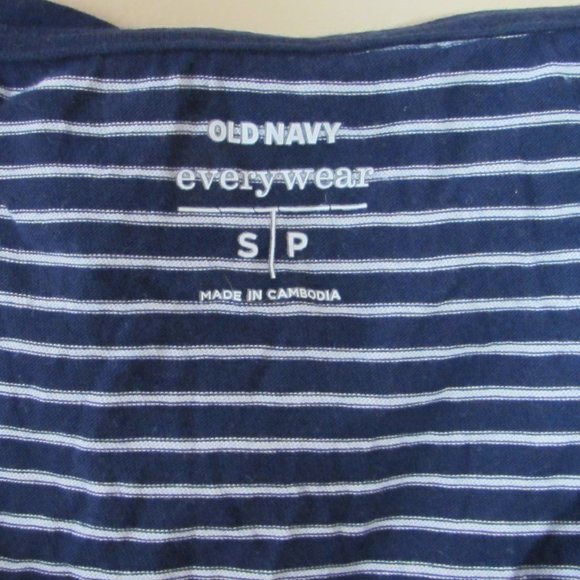 V-Neck Tank Top - Picture 2 of 3